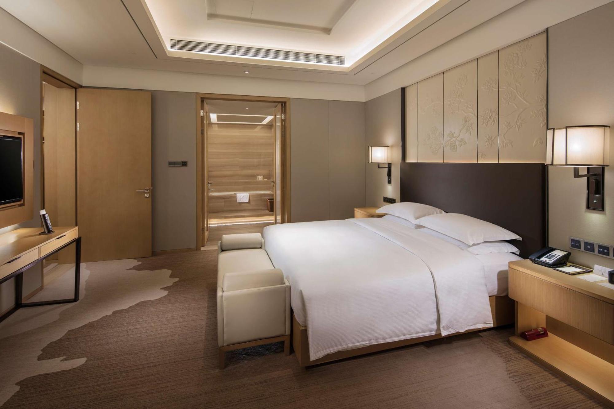 Hilton Chengdu Longquanyi Hotel Exterior photo